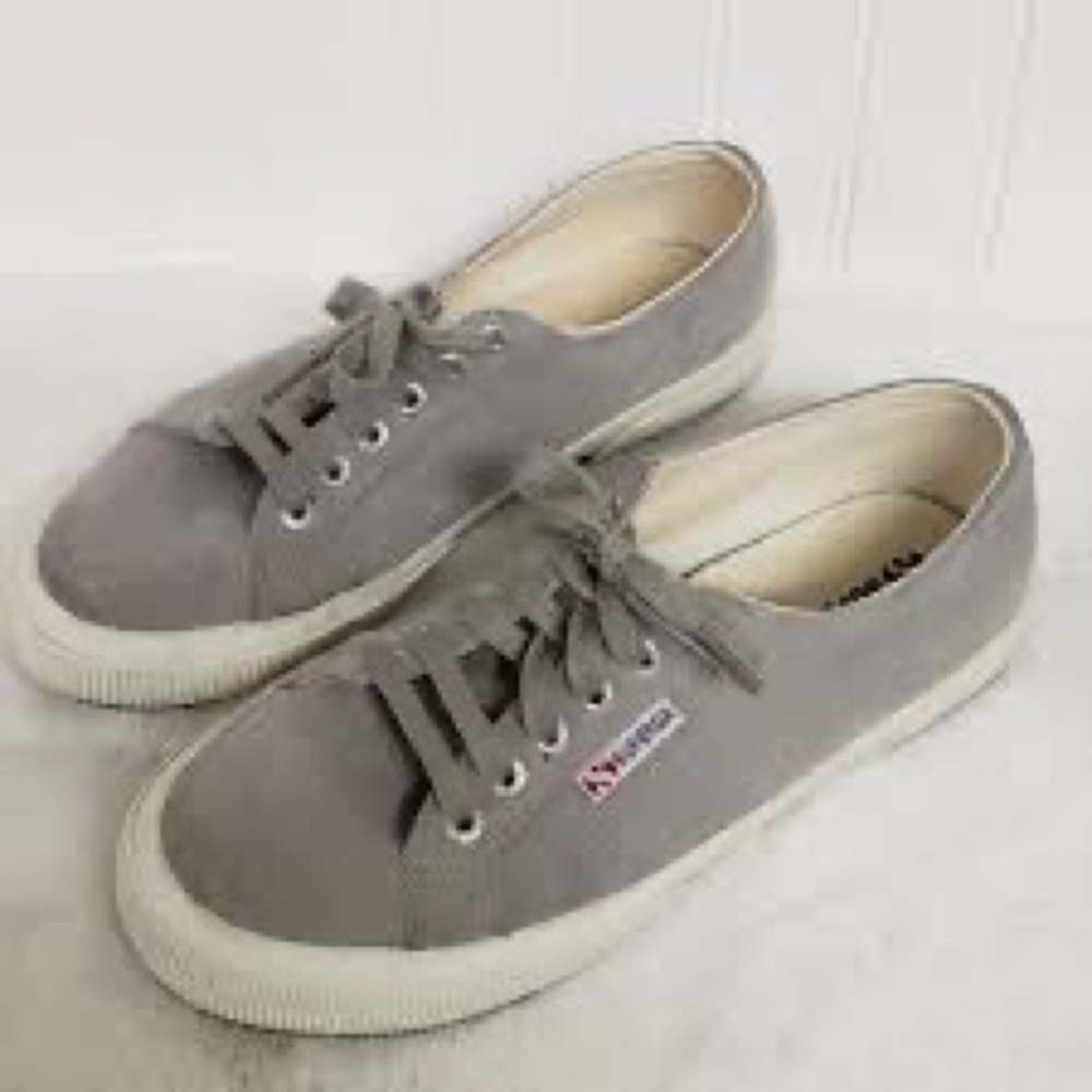 Superga gray tennis shoe!!